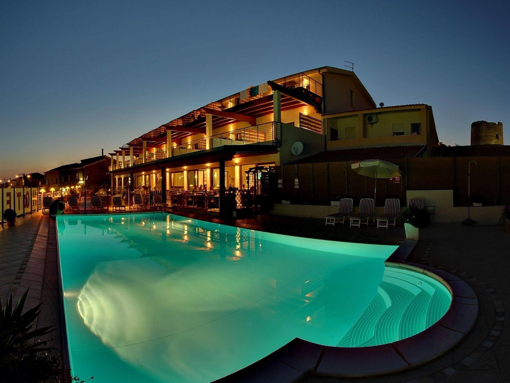 Hotel Corallo Isola Rossa Exterior photo