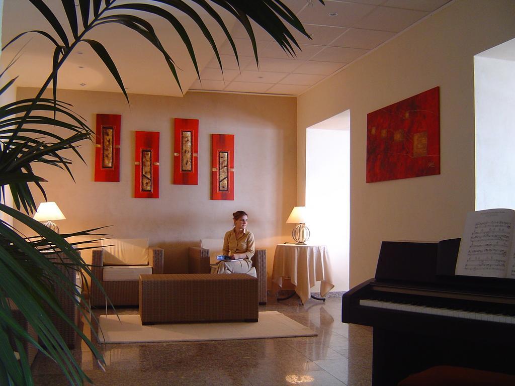 Hotel Corallo Isola Rossa Exterior photo
